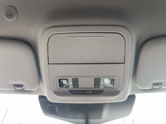 Certified 2024 Ford Explorer XLT RWD image 28