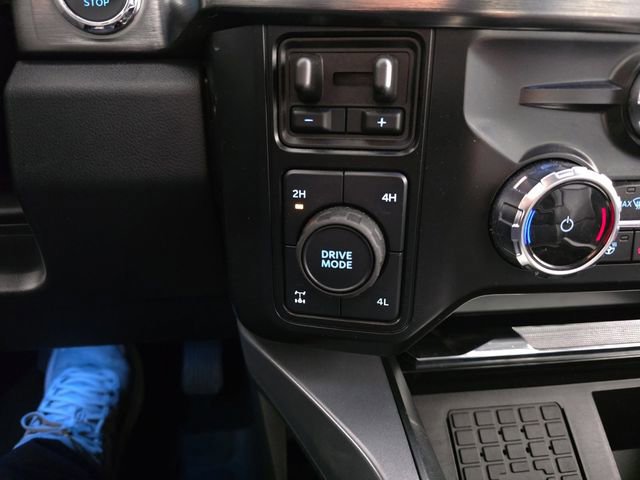 Certified 2025 Ford F350 Lariat w/ Black Appearance Package image 19