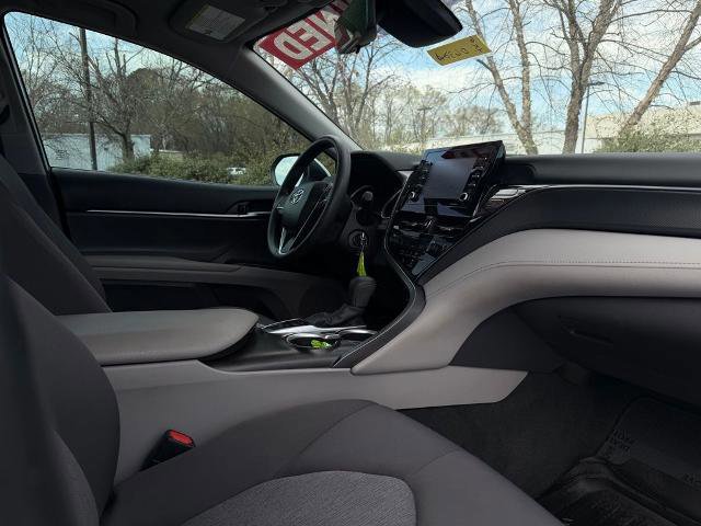 Used 2023 Toyota Camry LE image 29