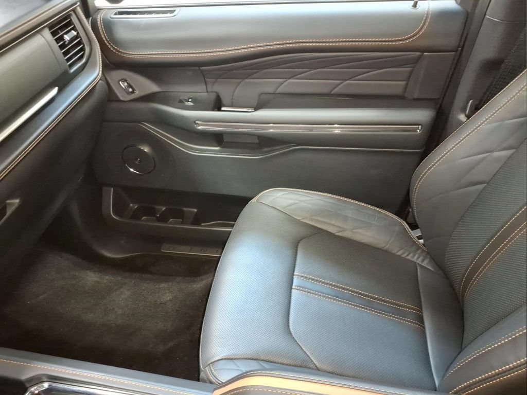 Certified 2023 Ford Expedition Platinum AWD/4WD image 26