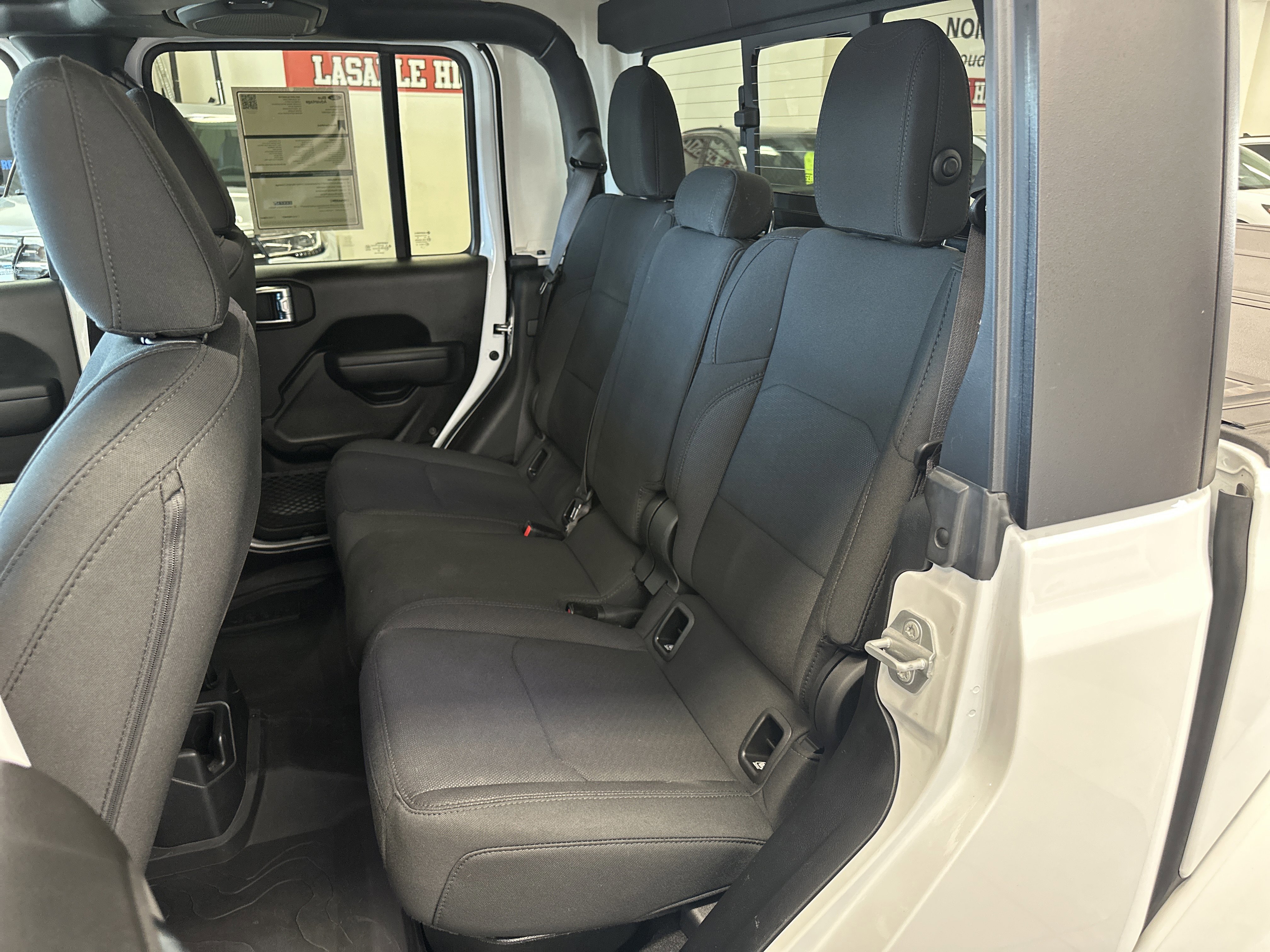 Used 2023 Jeep Gladiator Sport image 14