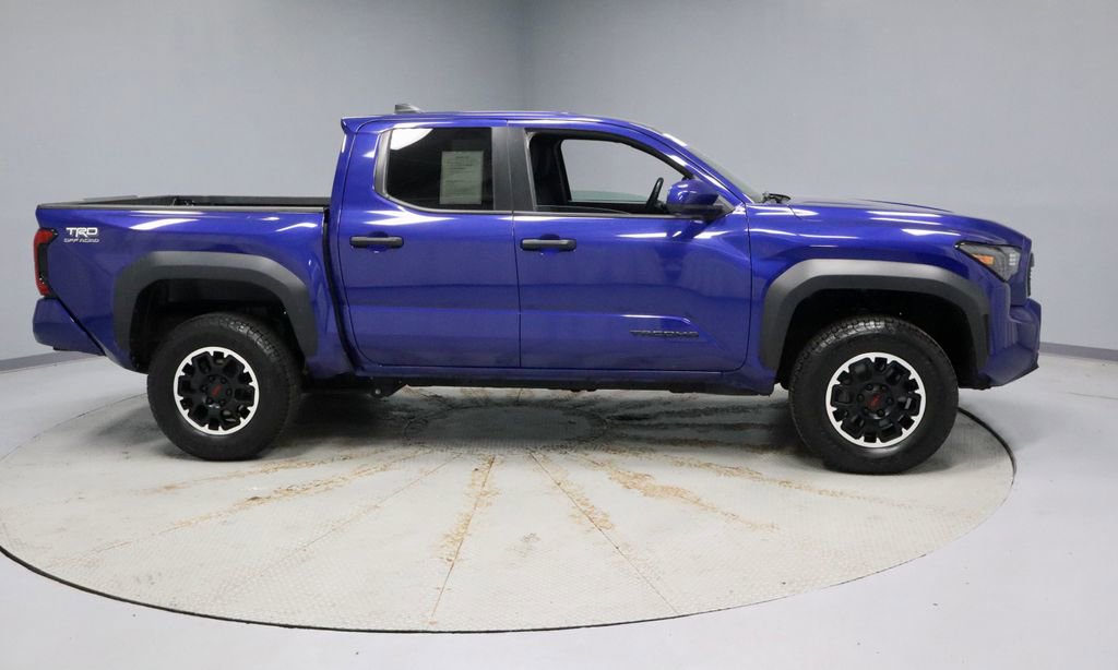 Used 2024 Toyota Tacoma TRD Off-Road AWD/4WD image 5
