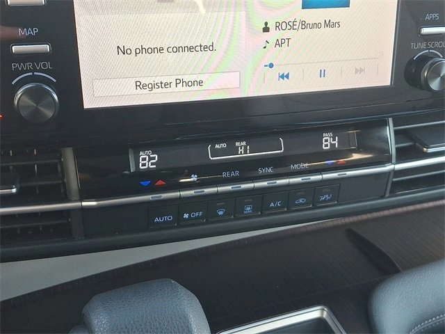 Used 2021 Toyota Sienna LE image 18