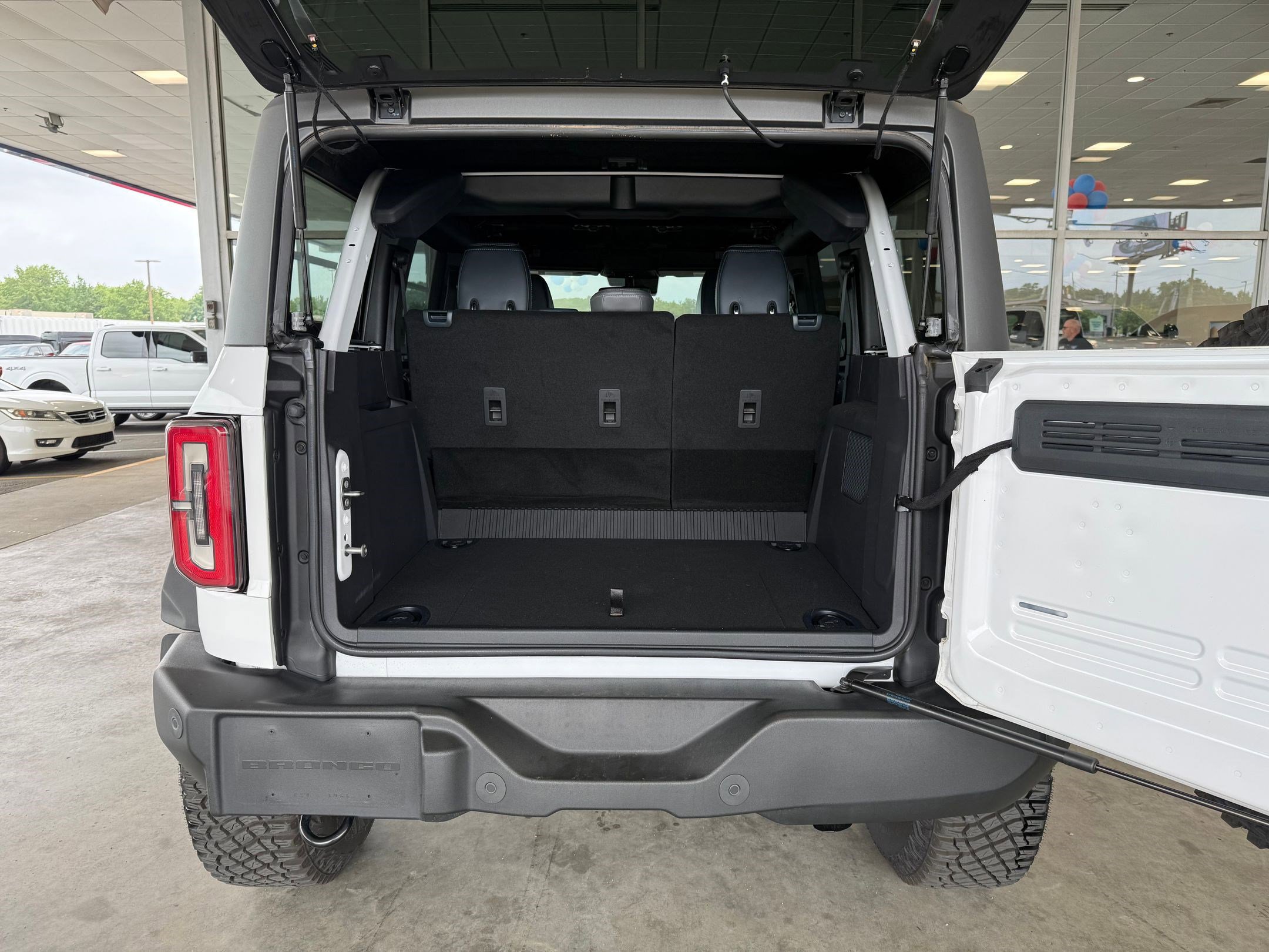 Certified 2023 Ford Bronco Outer Banks w/ Sasquatch Package AWD/4WD image 33