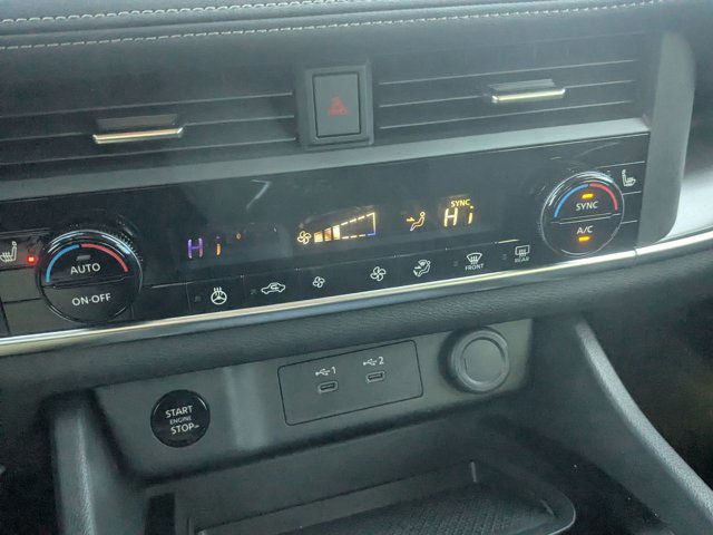 Used 2024 Nissan Rogue SV w/ SV Premium Package image 23