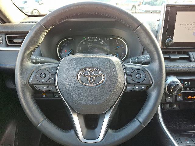 Used 2023 Toyota RAV4 SE image 17