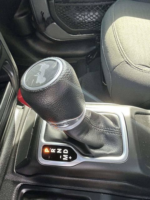 Used 2022 Jeep Wrangler Sport AWD/4WD image 23