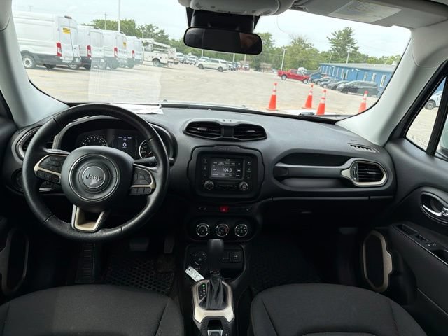 Used 2017 Jeep Renegade Latitude w/ Cold Weather Group AWD/4WD image 3