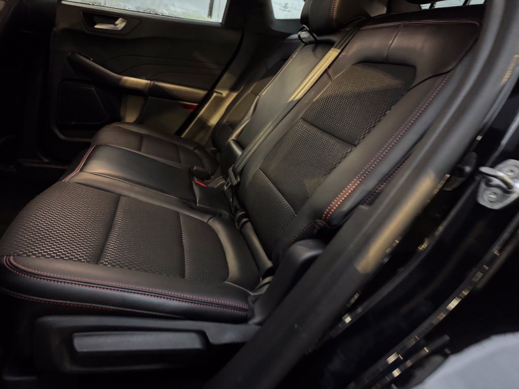 Certified 2024 Ford Escape ST-Line w/ Tech Pack #1 AWD/4WD image 9