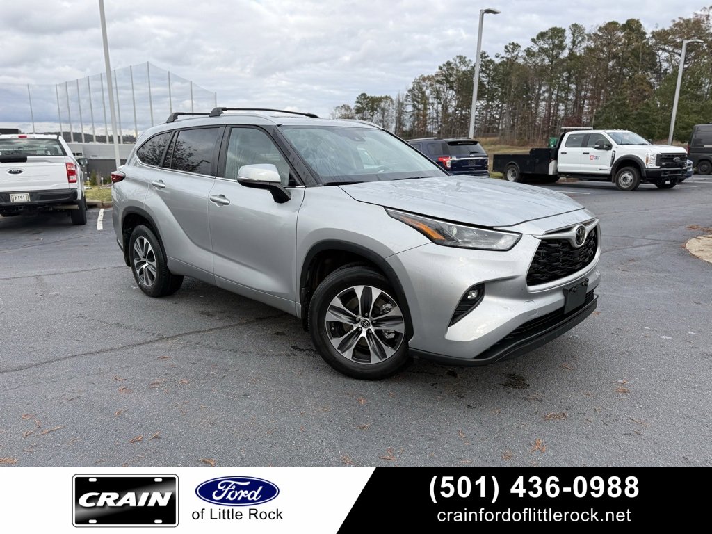 Used 2023 Toyota Highlander XLE