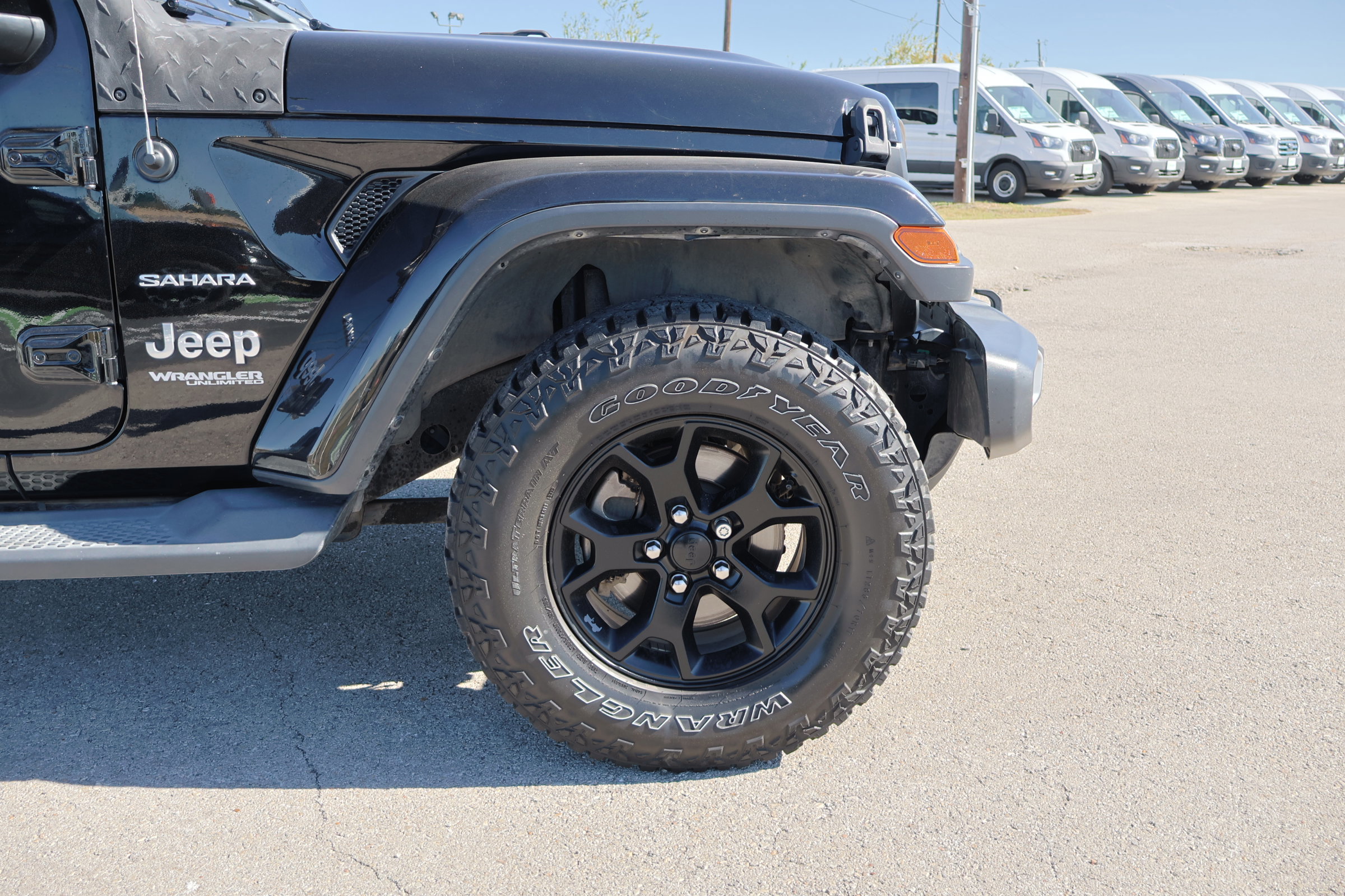 Used 2019 Jeep Wrangler Unlimited Sahara image 13