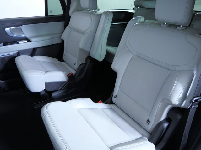 Certified 2025 Ford Expedition Platinum AWD/4WD image 15
