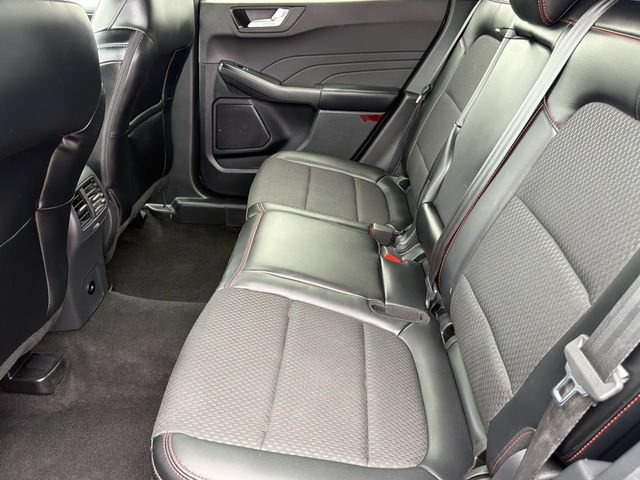 Certified 2025 Ford Escape ST-Line Select AWD/4WD image 21