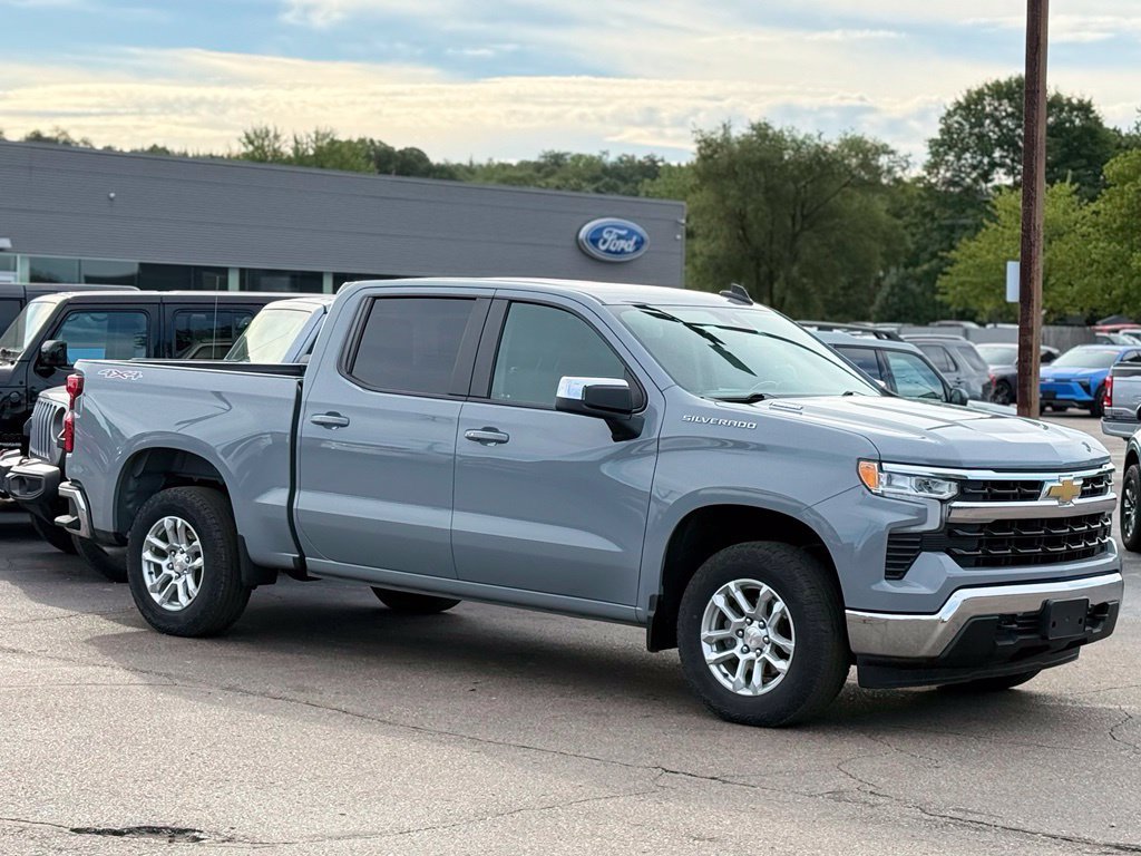 Used 2024 Chevrolet Silverado 1500 LT AWD/4WD image 26