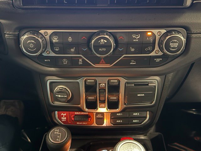Used 2025 Jeep Gladiator Mojave w/ Convenience Group AWD/4WD image 26