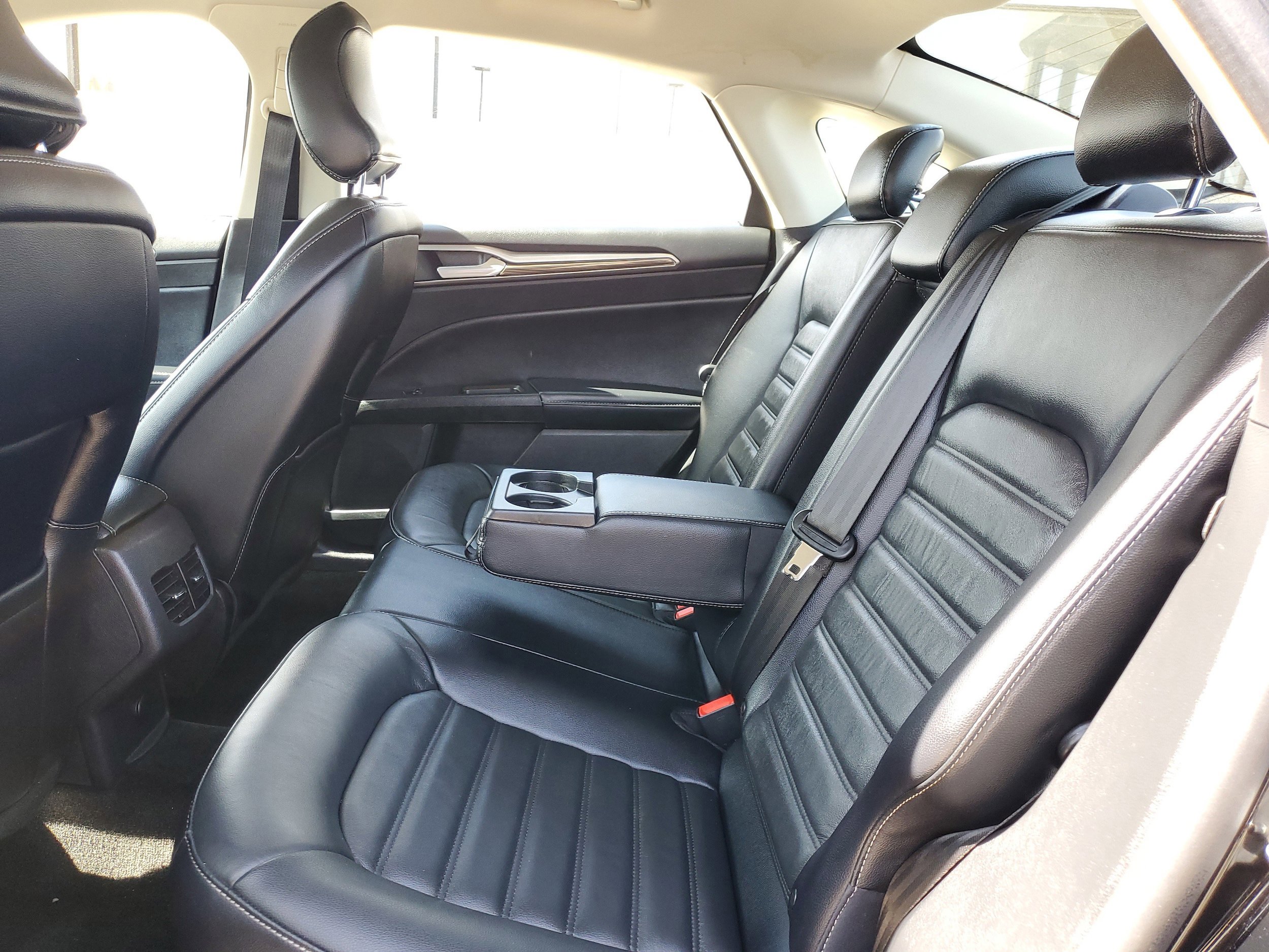 Certified 2017 Ford Fusion SE w/ Fusion SE Technology Package FWD image 11