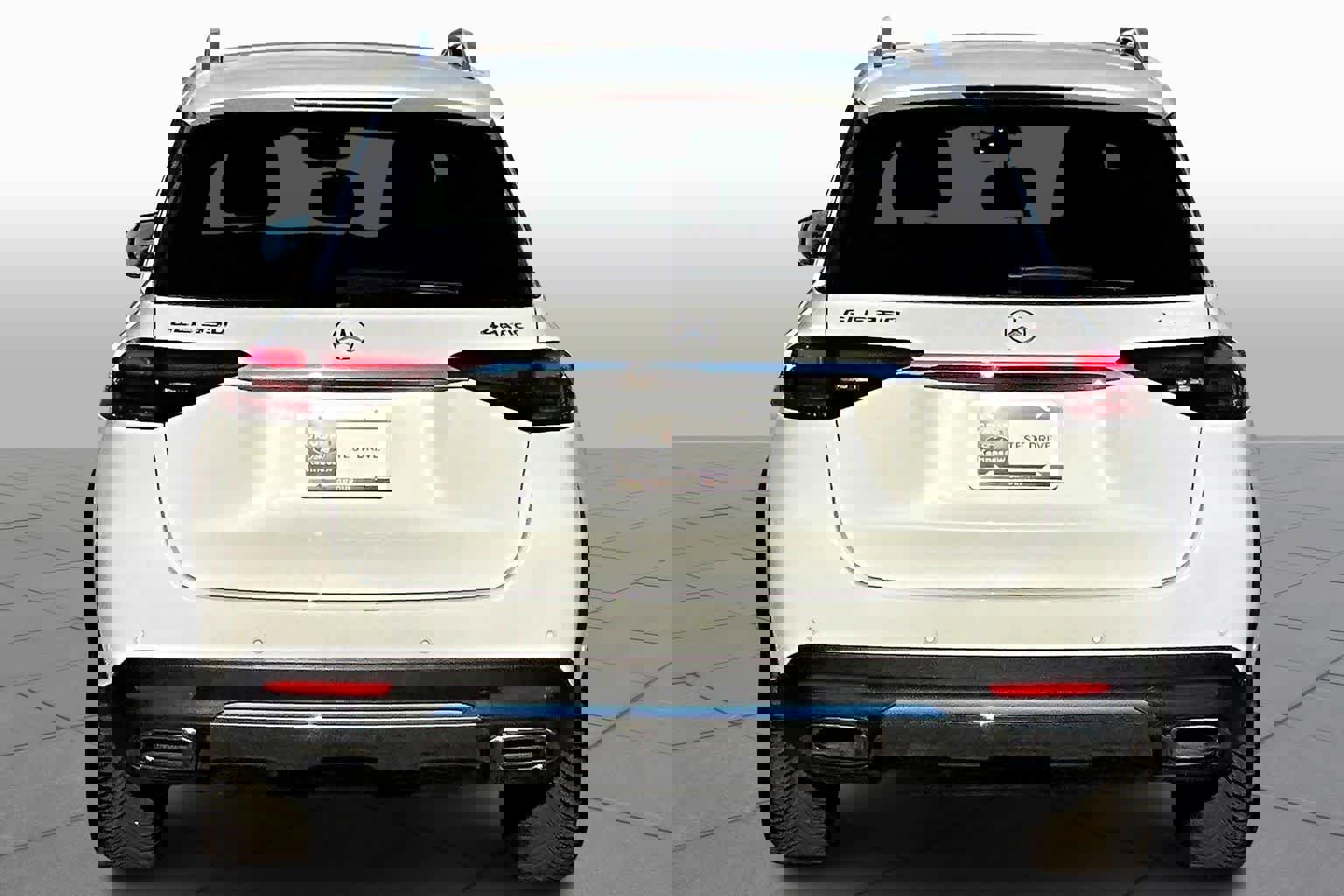 Used 2025 Mercedes-Benz GLE 350 4MATIC image 3