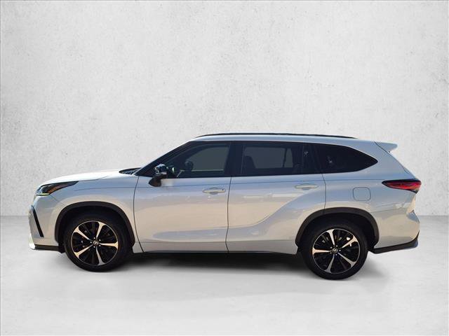 Used 2021 Toyota Highlander XSE FWD image 9