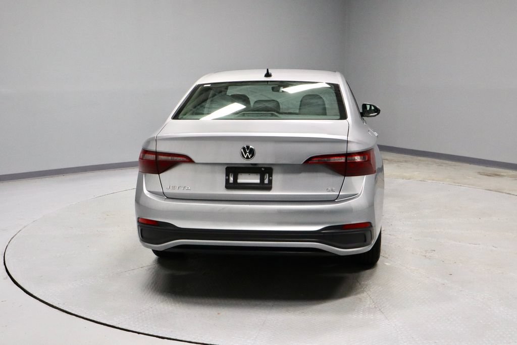Used 2024 Volkswagen Jetta SE FWD image 10