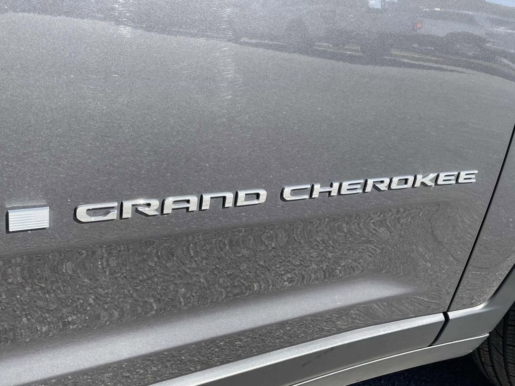 Used 2024 Jeep Grand Cherokee L Laredo image 8