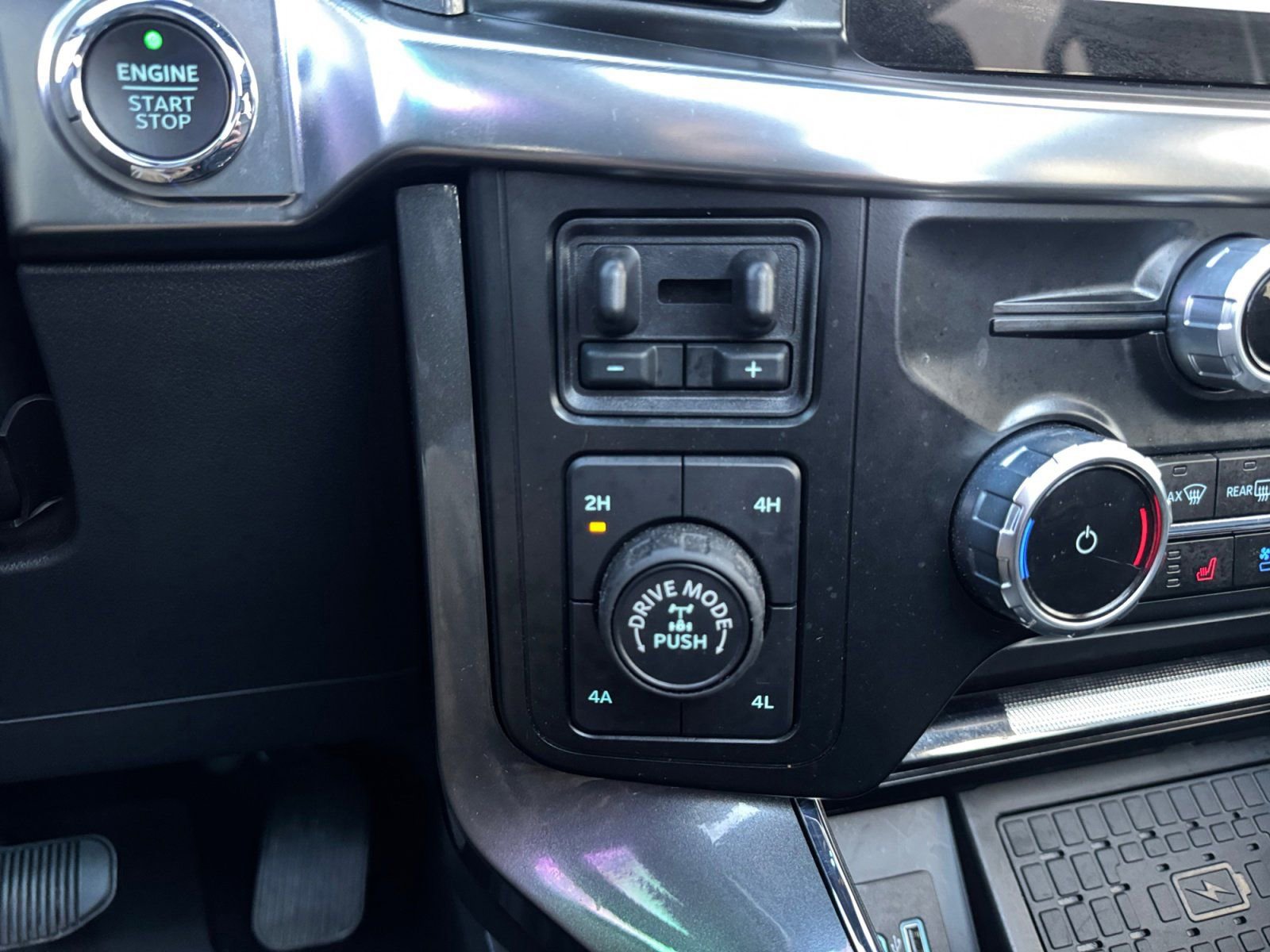 Certified 2023 Ford F150 Lariat w/ Equipment Group 502A High image 28