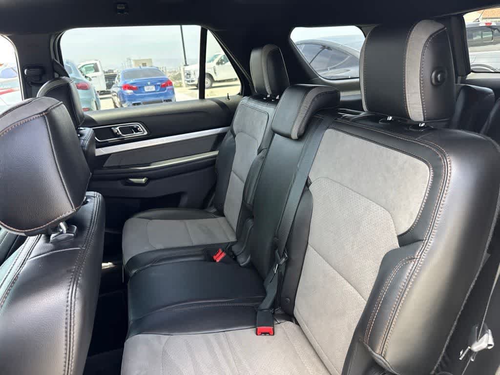 Certified 2017 Ford Explorer XLT w/ Equipment Group 202A FWD image 11