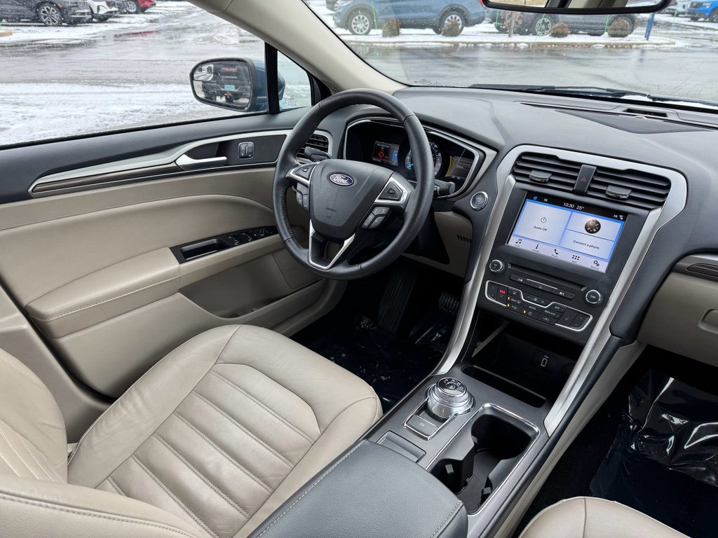 Certified 2018 Ford Fusion SE w/ Fusion SE Technology Package image 19