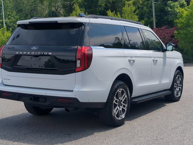 Certified 2025 Ford Expedition Active AWD/4WD image 4
