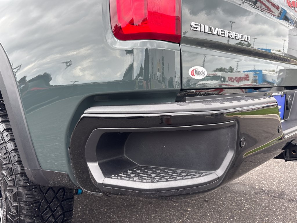 Used 2025 Chevrolet Silverado 1500 ZR2 w/ Technology Package AWD/4WD image 32