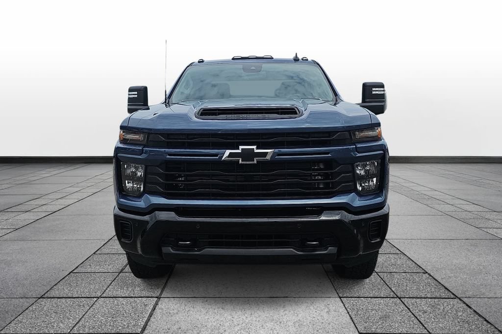 Used 2025 Chevrolet Silverado 2500 Custom w/ Custom Value Package AWD/4WD image 2