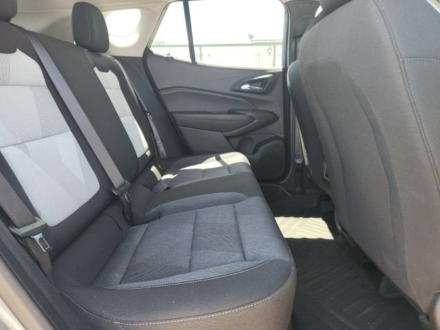 Used 2024 Chevrolet Trax LS w/ LS Convenience Package FWD image 15