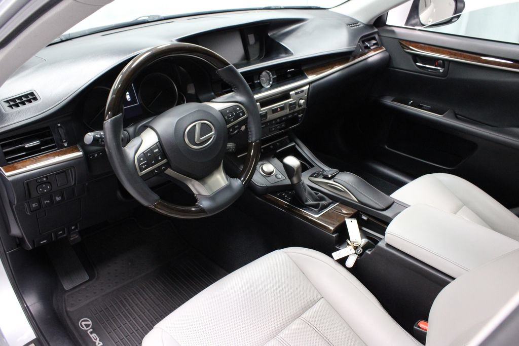 Used 2017 Lexus ES 350 FWD image 22