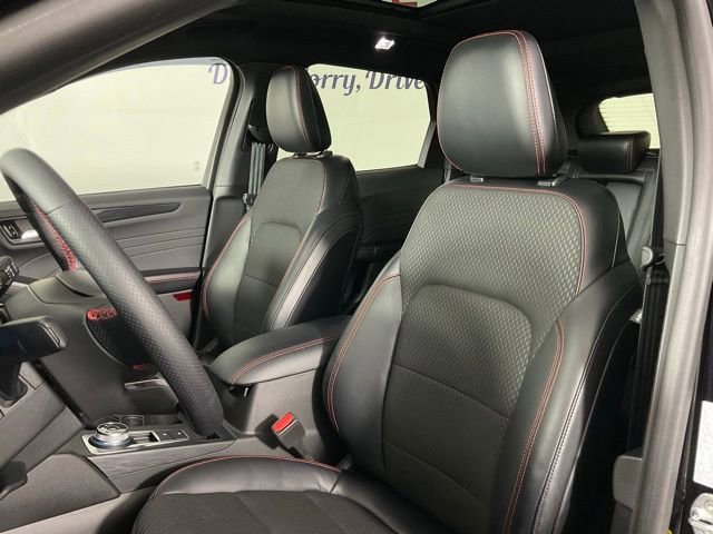 Certified 2023 Ford Escape ST-Line w/ Tech Pack #1 image 14