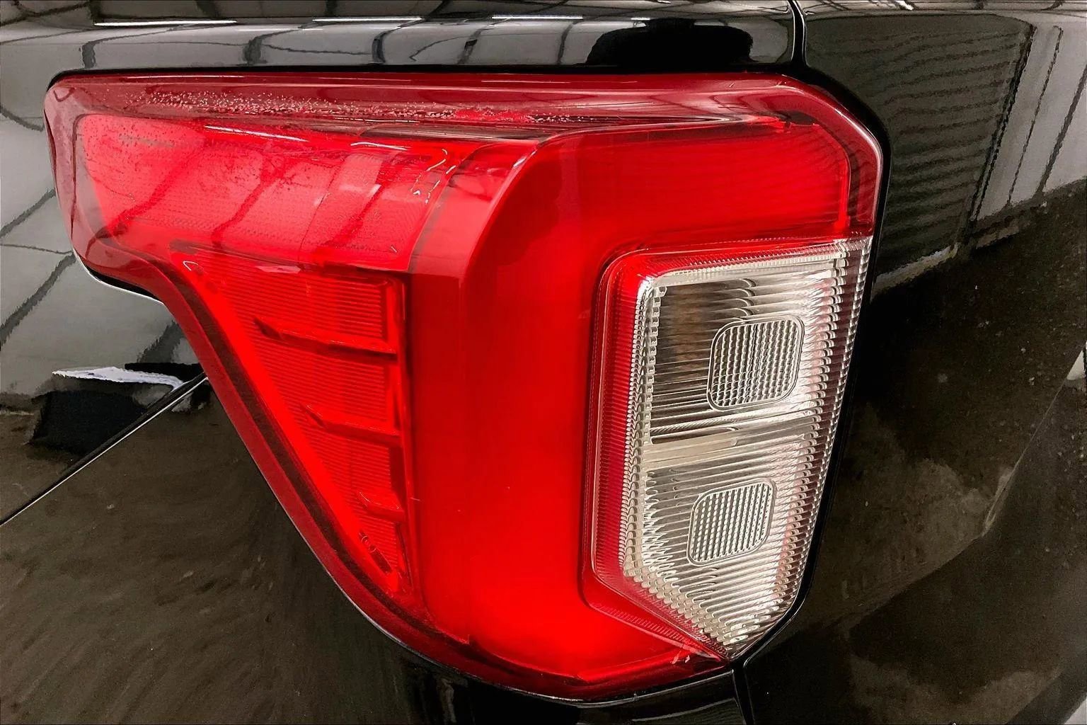 Certified 2021 Ford Explorer XLT w/ Equipment Group 202A image 29