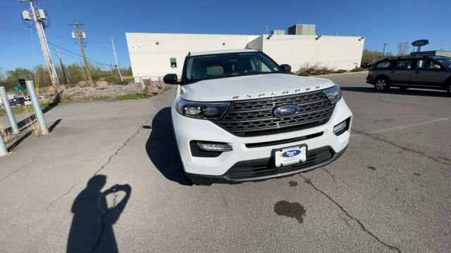 Certified 2021 Ford Explorer XLT w/ Equipment Group 202A AWD/4WD image 3