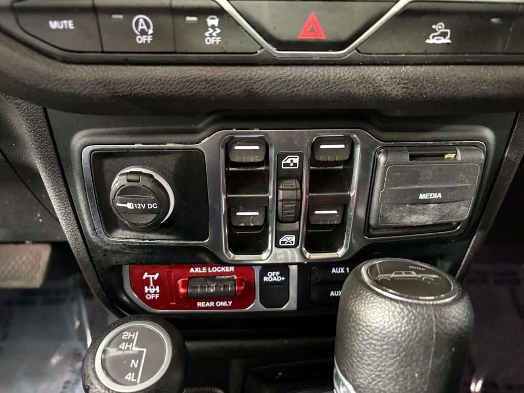 Used 2024 Jeep Gladiator Sport AWD/4WD image 19