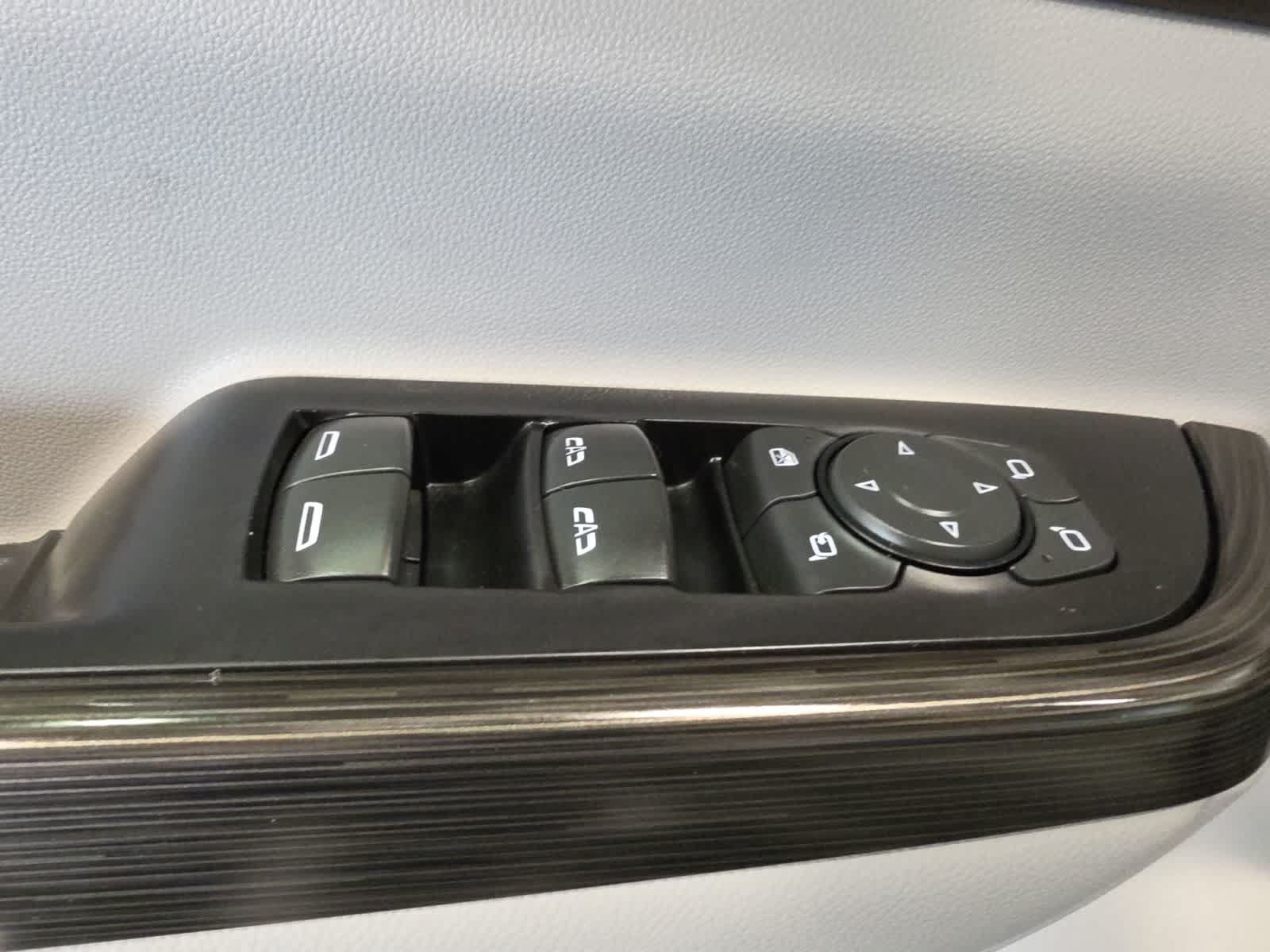 Used 2020 GMC Acadia SLT w/ GMC Pro Grade Package AWD/4WD image 22