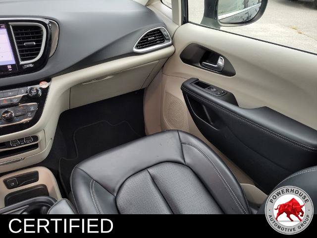 Used 2023 Chrysler Pacifica Touring-L FWD image 23