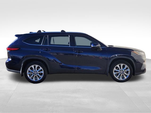 Used 2023 Toyota Highlander Limited image 6