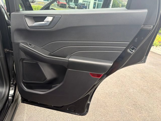 Certified 2022 Ford Escape SEL w/ SEL Stealth AWD Package image 19