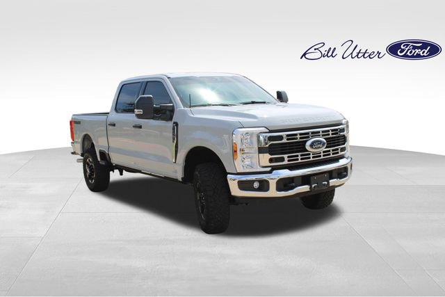 Certified 2025 Ford F250 XLT w/ Tremor Off-Road Package AWD/4WD image 3