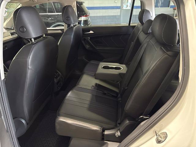 Used 2023 Volkswagen Tiguan SE w/ Panoramic Sunroof Package FWD image 23