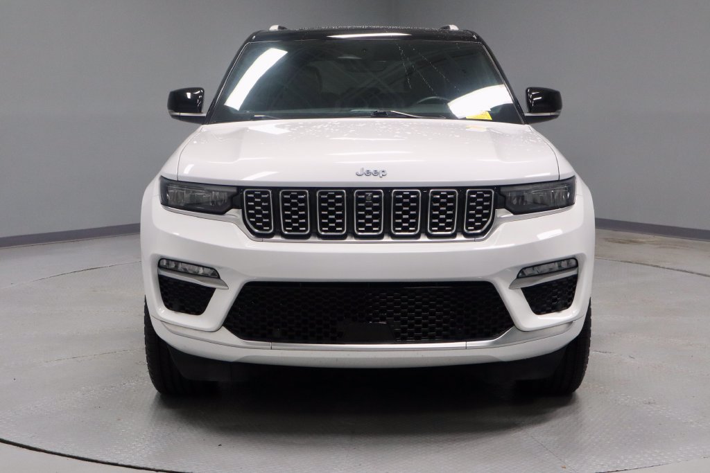 Used 2023 Jeep Grand Cherokee Summit w/ Luxury Tech Group V AWD/4WD image 7