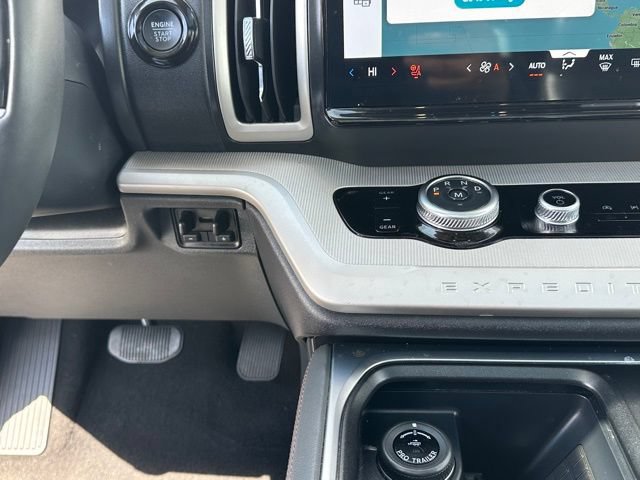 Certified 2025 Ford Expedition Active AWD/4WD image 37