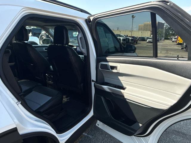 Certified 2023 Ford Explorer XLT w/ Equipment Group 202A AWD/4WD image 12