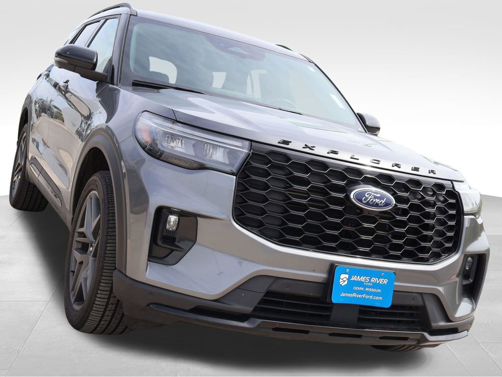 Certified 2025 Ford Explorer ST-Line w/ ST-Line Street Pack AWD/4WD image 6