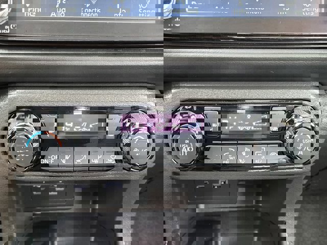 Used 2024 Nissan Kicks SR w/ SR Premium Package image 20