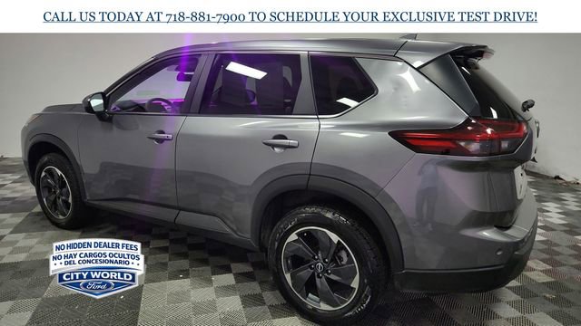 Used 2024 Nissan Rogue SV AWD/4WD image 5