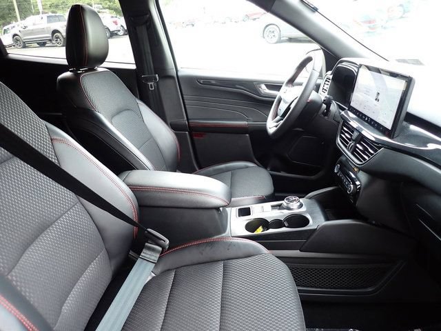Certified 2023 Ford Escape ST-Line Elite AWD/4WD image 10