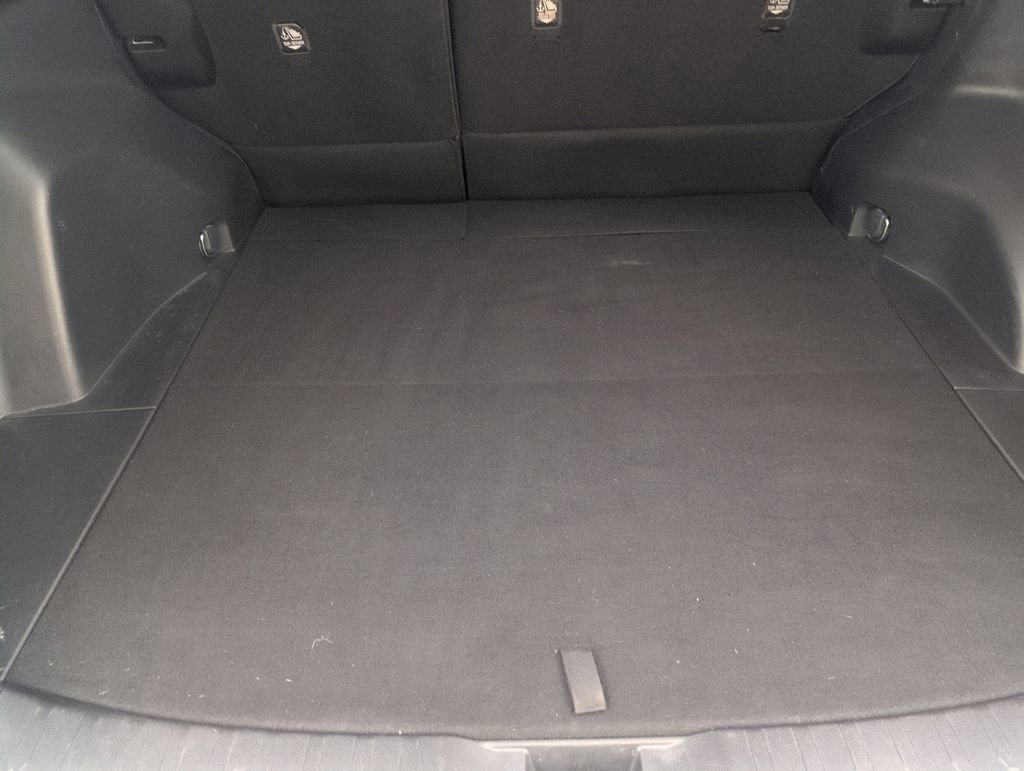 Used 2019 Toyota RAV4 LE AWD/4WD image 29